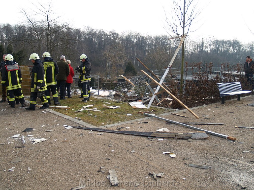 Gartenhaus in Koeln Vingst Nobelstr explodiert   P076.JPG